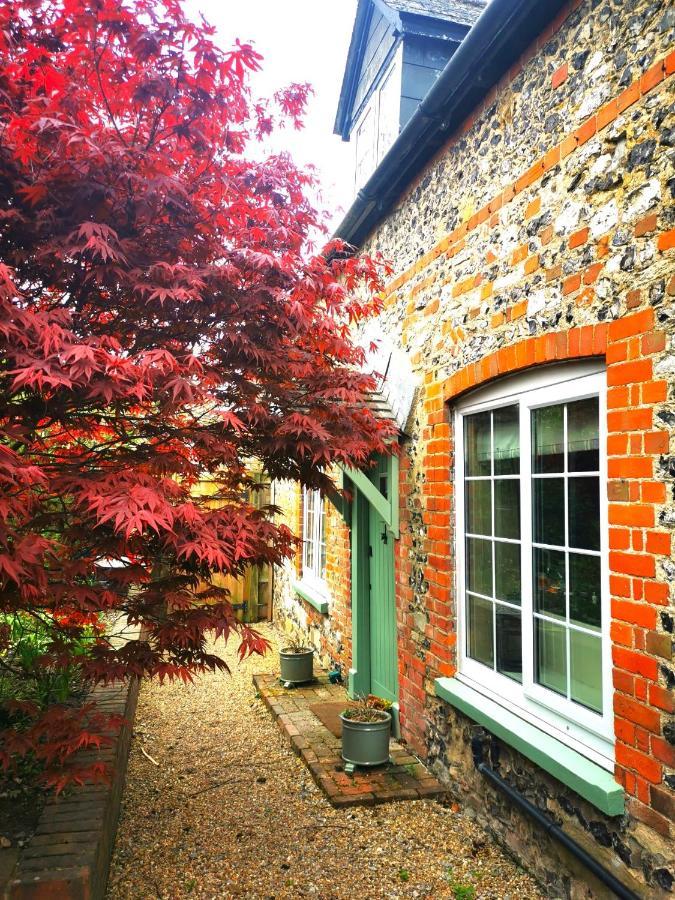 Historic, Traditional & Spacious Wiltshire Cottage Shrewton ภายนอก รูปภาพ