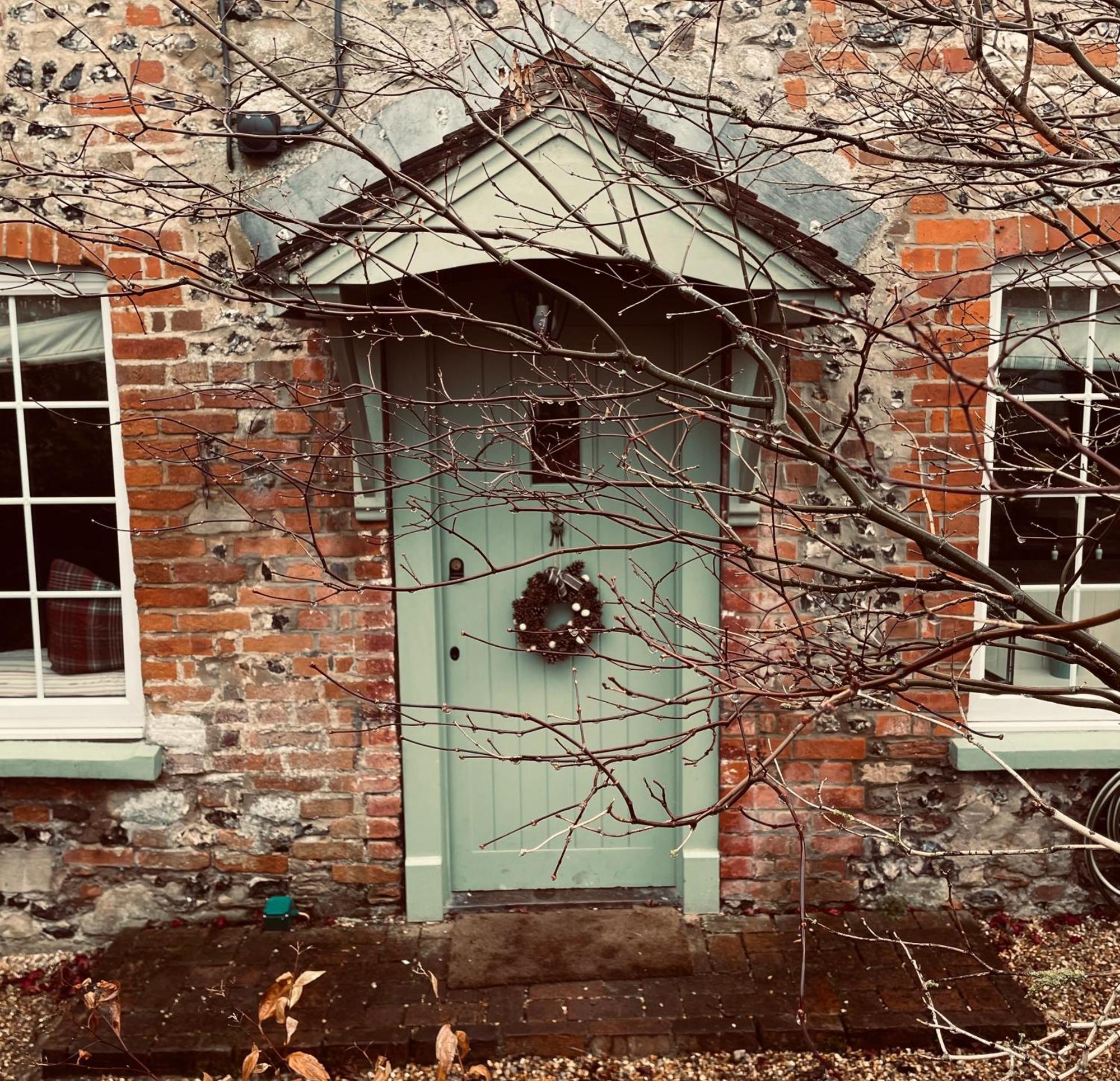 Historic, Traditional & Spacious Wiltshire Cottage Shrewton ภายนอก รูปภาพ